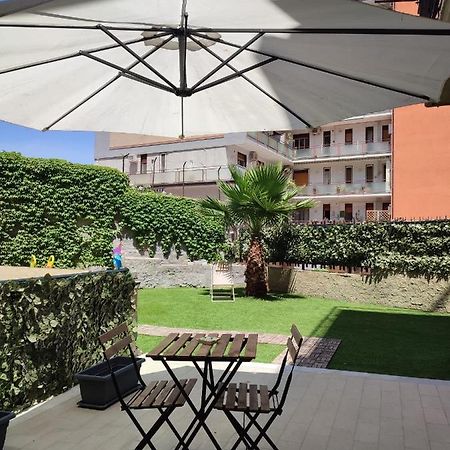 Appartamento Incantevole Con Parcheggio E Giardino Catania Exterior foto
